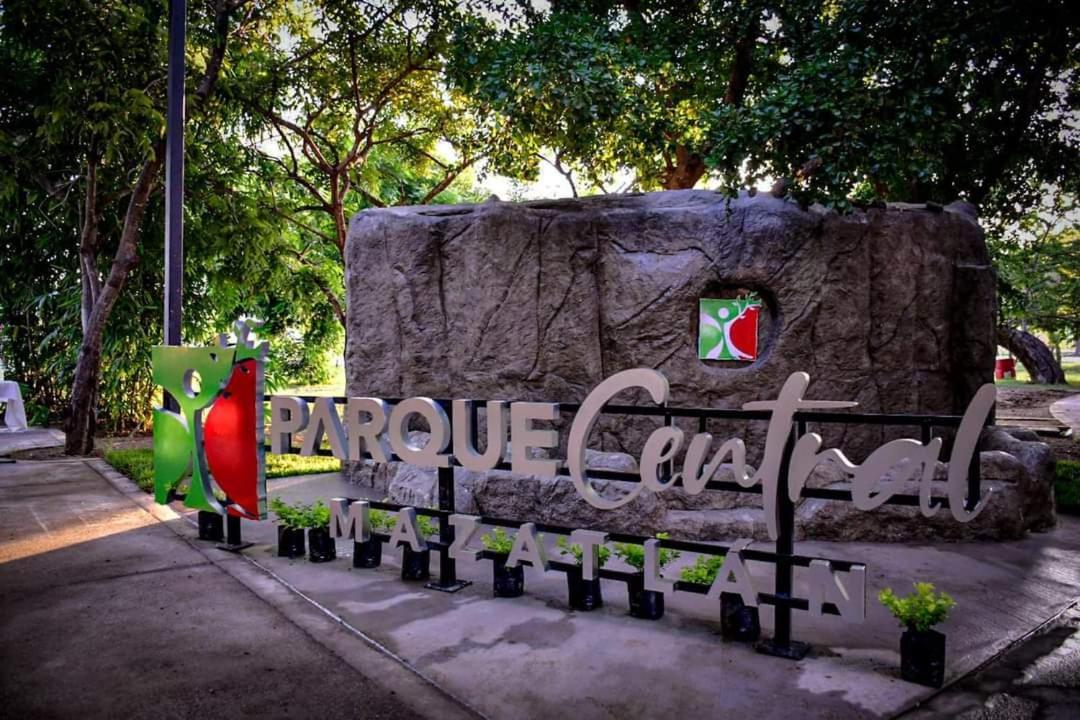 Estadio Beis Central Park Acuario Mazatlan Bagian luar foto